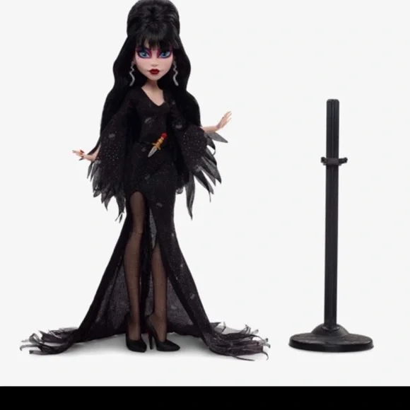 Elvira, Mistress of the Dark Monster High Skullector Doll